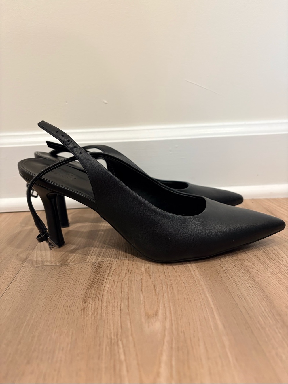Nordstrom Black Pointed Slingback Kitten Heels
